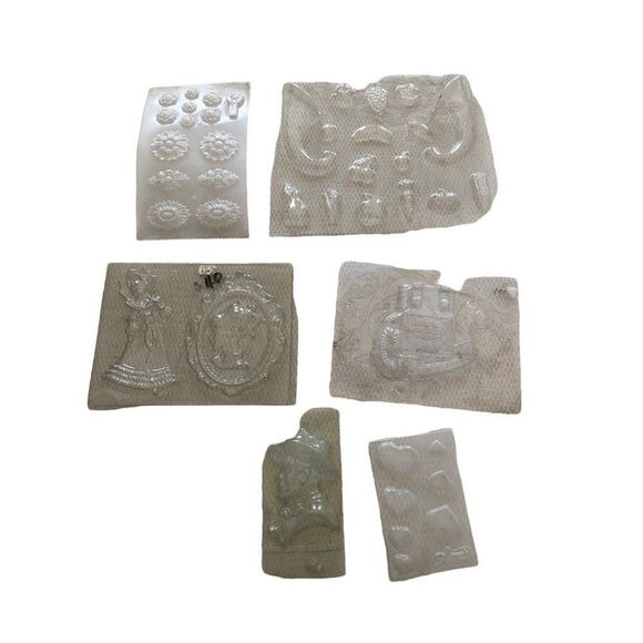 Lot of 62 Vintage Plastic Molds Candy Chocolate Making - Picture 5 of 7